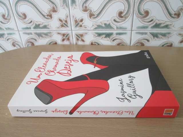 Um Elevador Chamado Desejo de Jasmine Guillory (Oferta de portes)