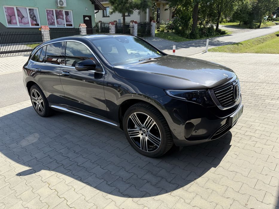 Mercedes Benz eqc400