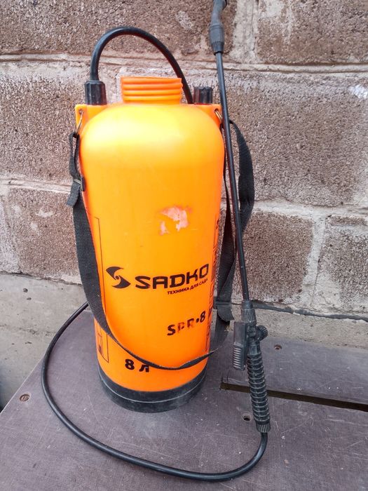 Оприскувач саду .