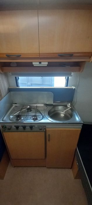 Caravana com avançado e A.C