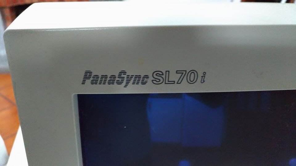 Monitor CRT Panassonic 17", PanaSync SL70i