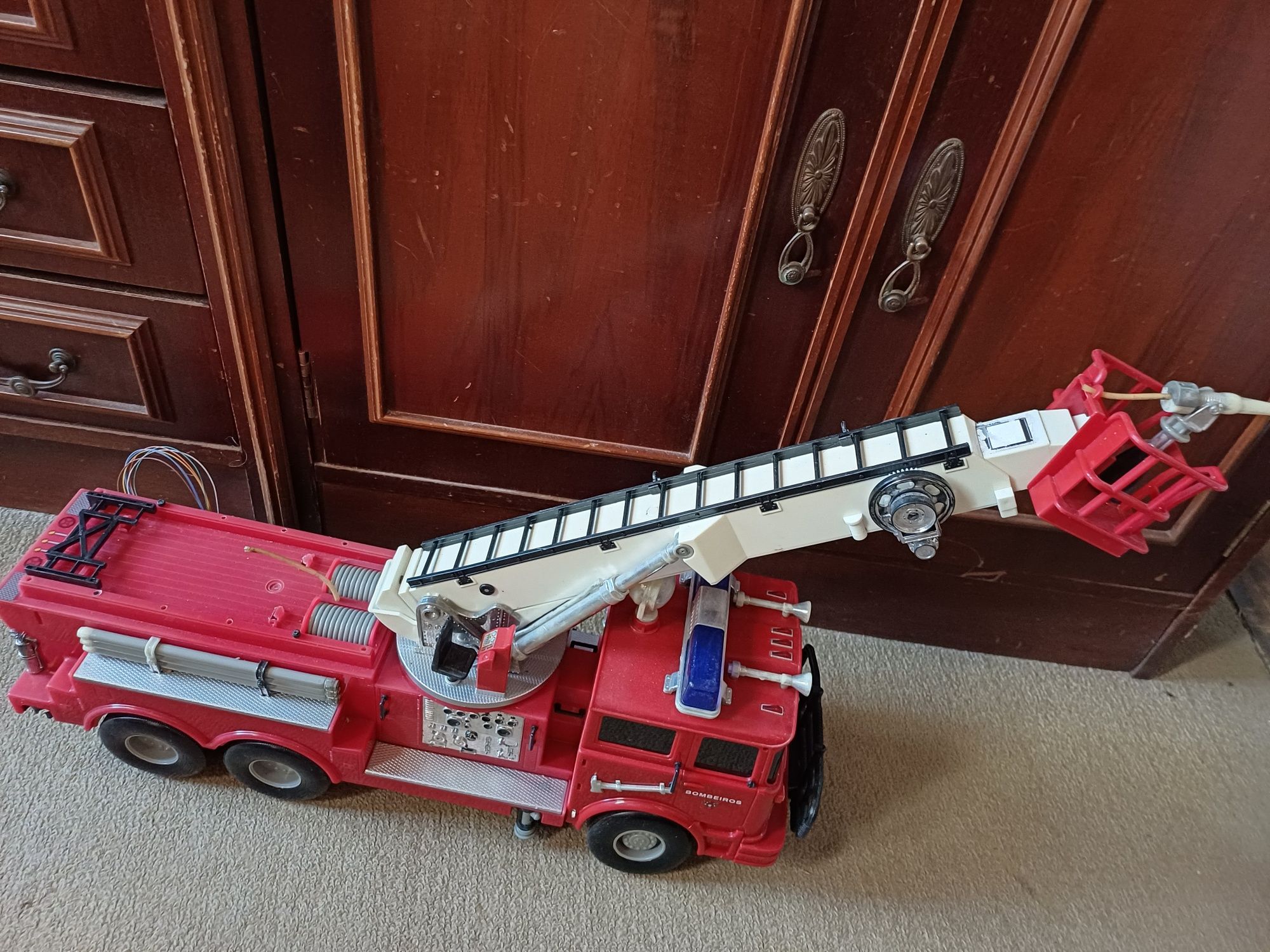 Carrinho de bombeiros