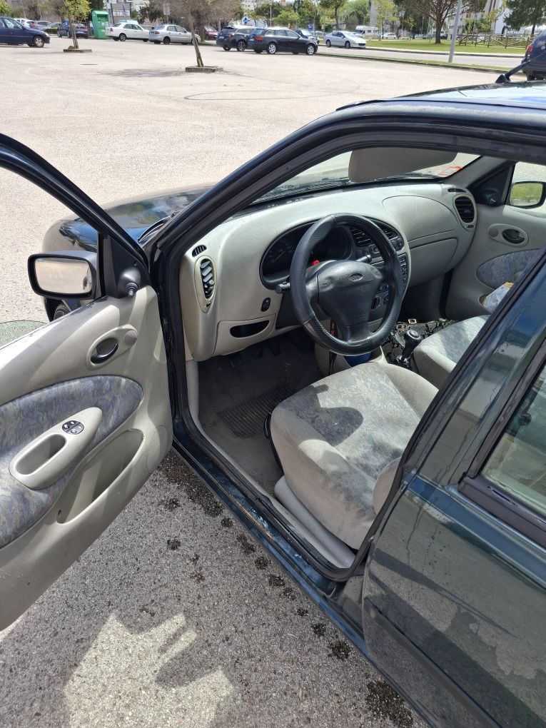 Ford fiesta 1.8 D 5P