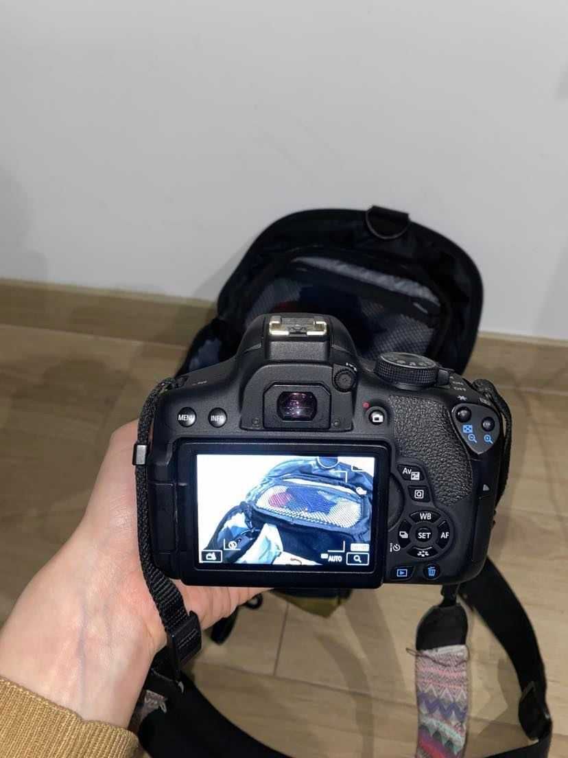 Canon 750D como nova