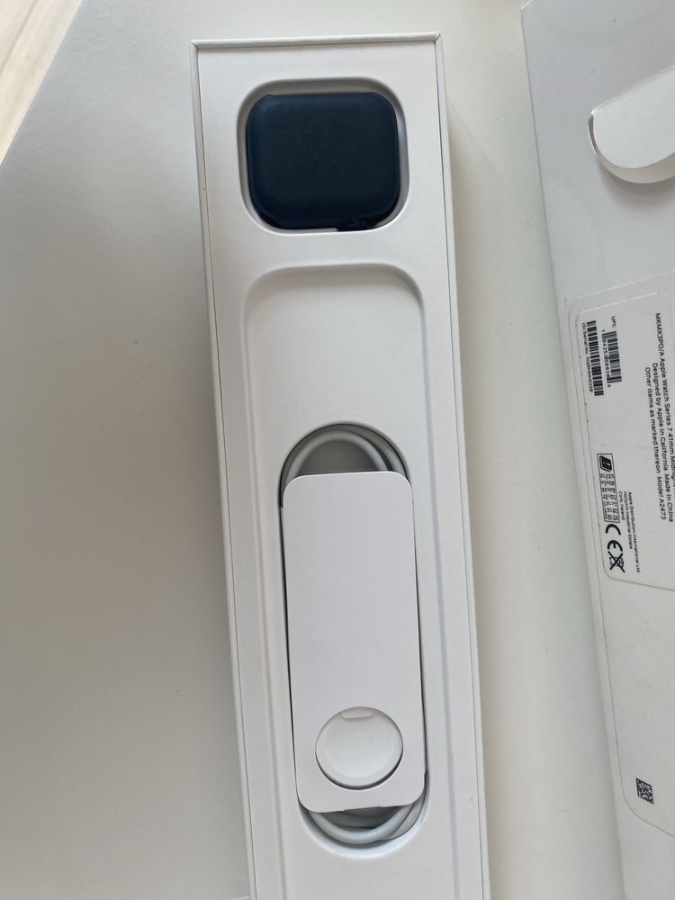 Aplle Watch 7 Midnight Aluminum case