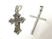 Lindissimos pendentes "crucifixos" em prata e marcasites / zircônia
