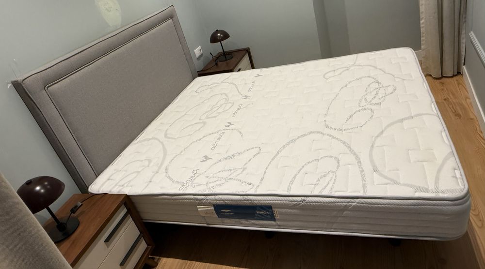 Vendo cama com colchao incluido