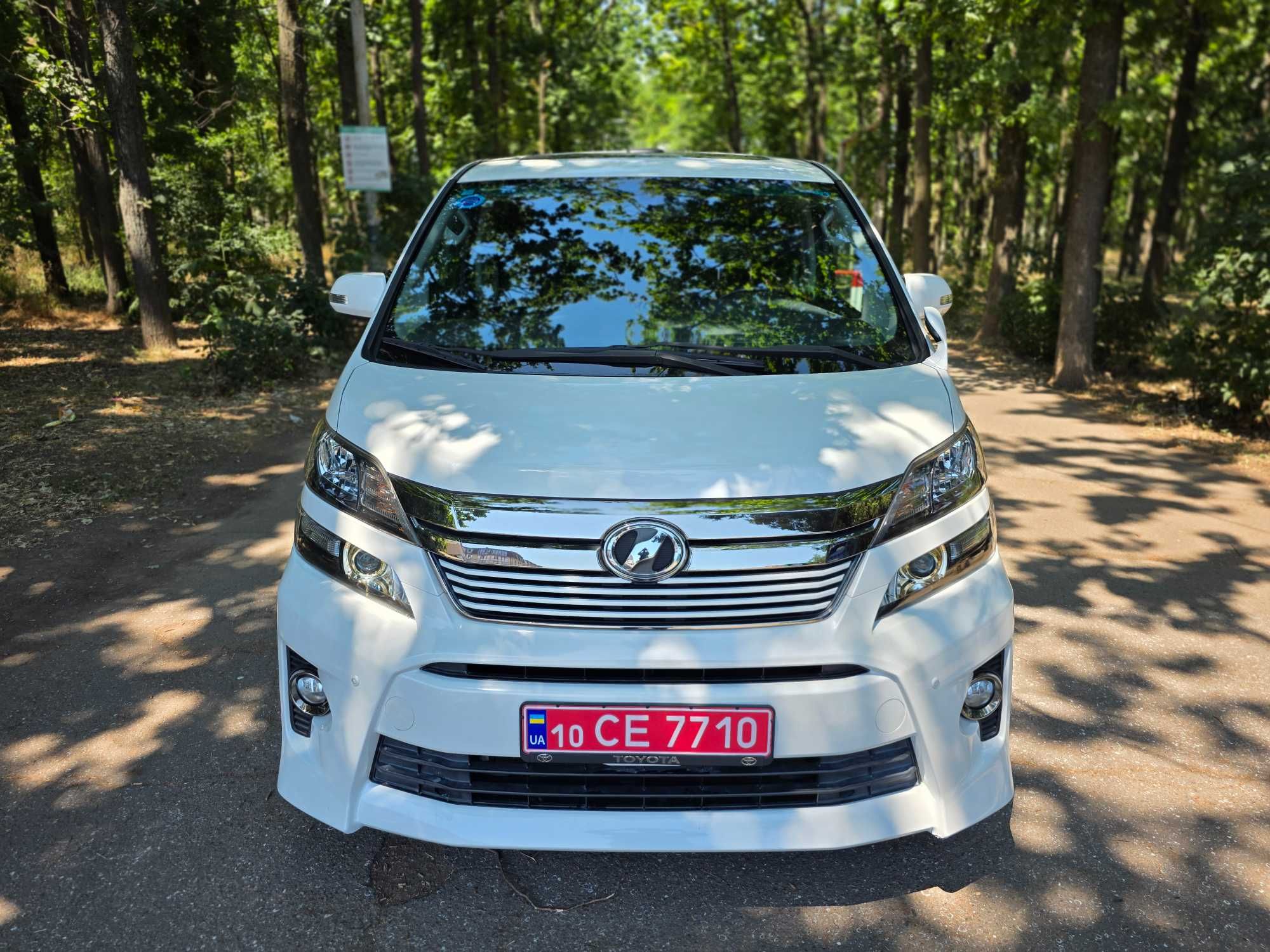 Toyota vellfire '12 Golden Eyes  панорама