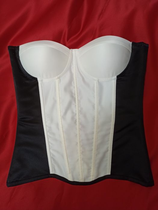 Мереживні корсети, корсети з мереживом