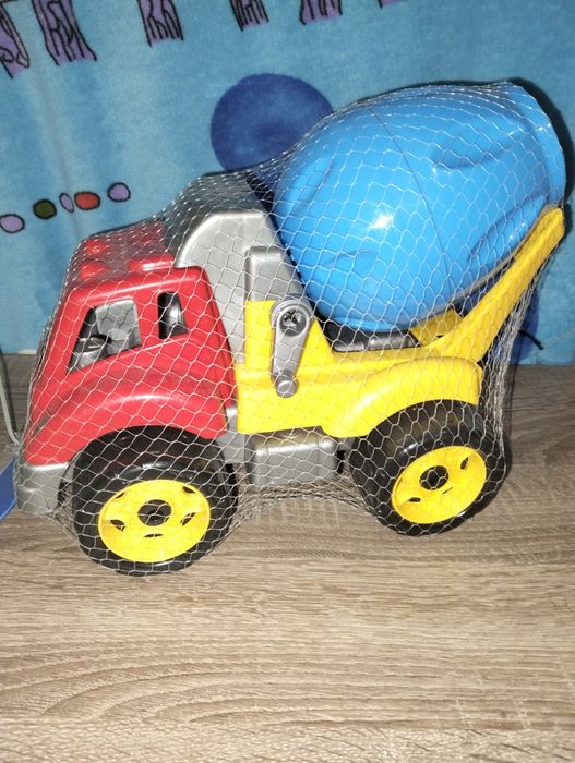 Машинка іграшкова