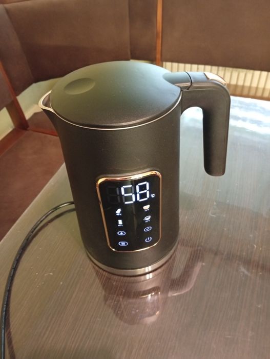 Електрочайник з функцією регулювання та підтримки температури