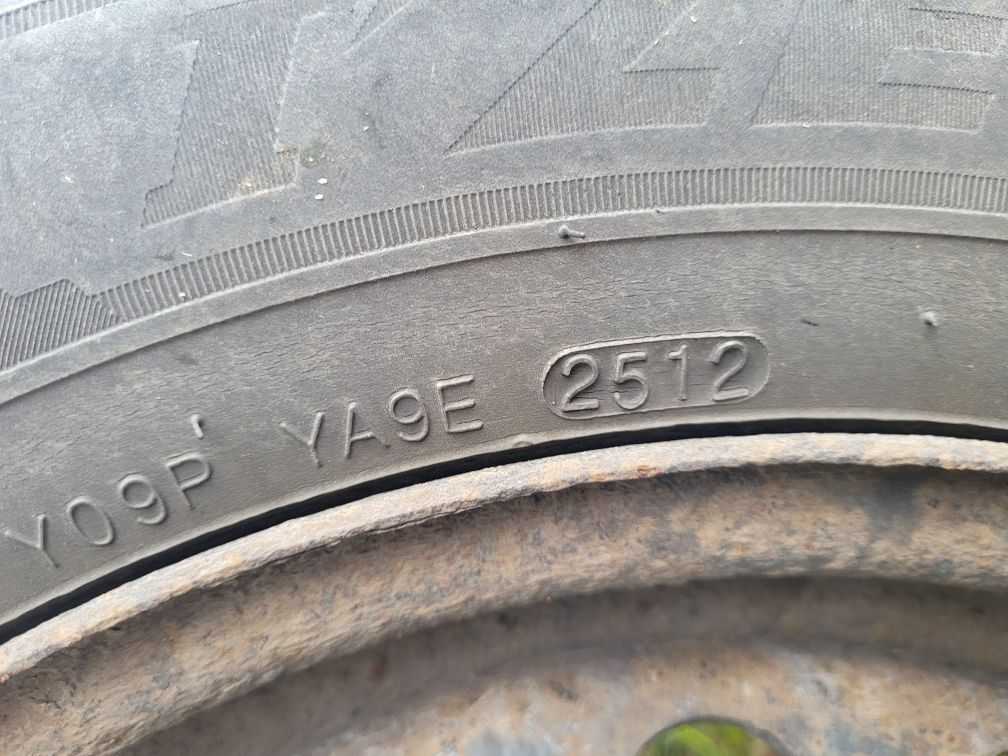 Felgi stalowe z oponami zimowymi 5x110 r. 15. Saab, Opel