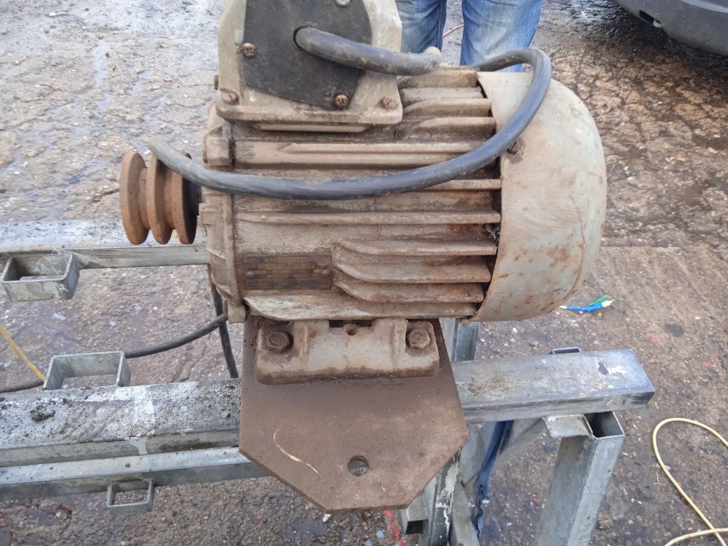 Silnik elektryczny 1,5 kw na chodzie