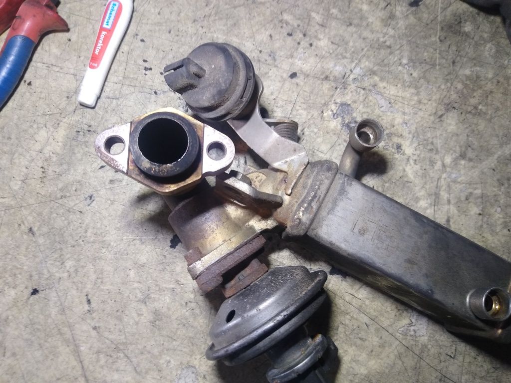Chłodnica zawor EGR BMW 2.0d n47 E60 E61 e87 E90 E91 oryginał komplet