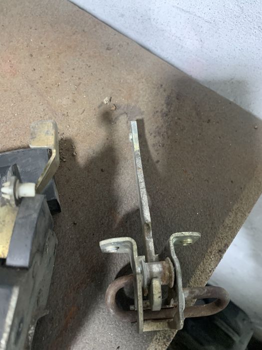 Пррдам замки ограничитель е34