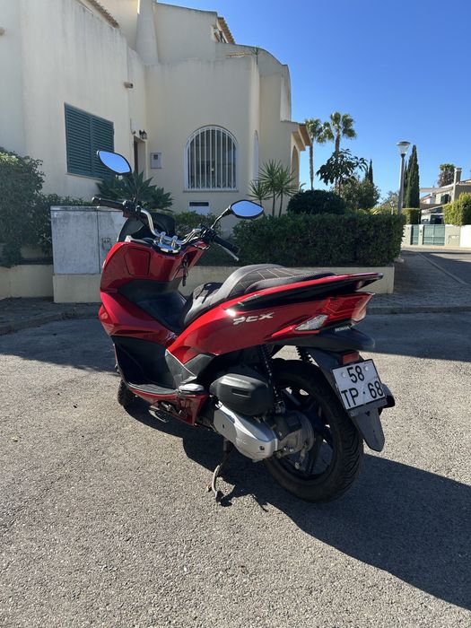 Mota 125cc - PCX de 2017,Bom estado (com banco custom) +\-negociavel