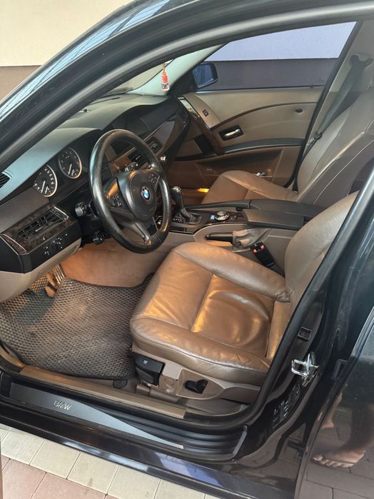 BMW   E60   525i БМВ Е60 2.5 Бензин
