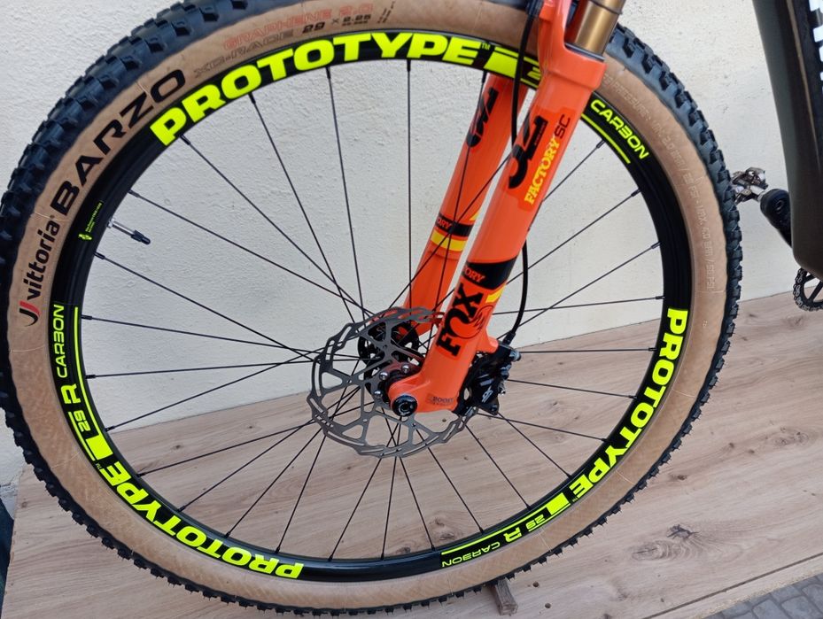 J-Bikes  Rodas 29 Boost Carbono Prototype e Bontrager Kovee