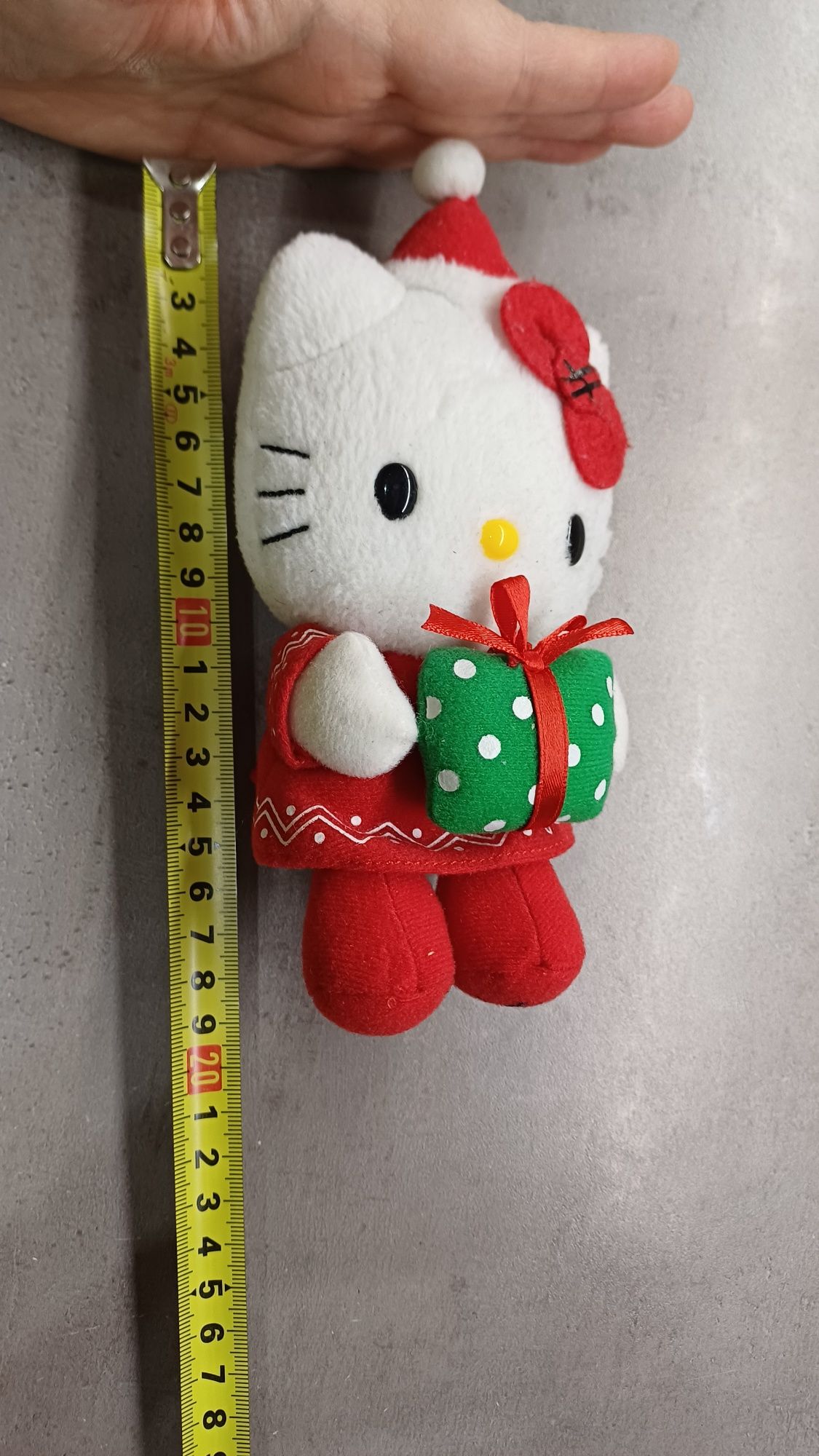 Uzy. Mini hello Kitty  ok.20