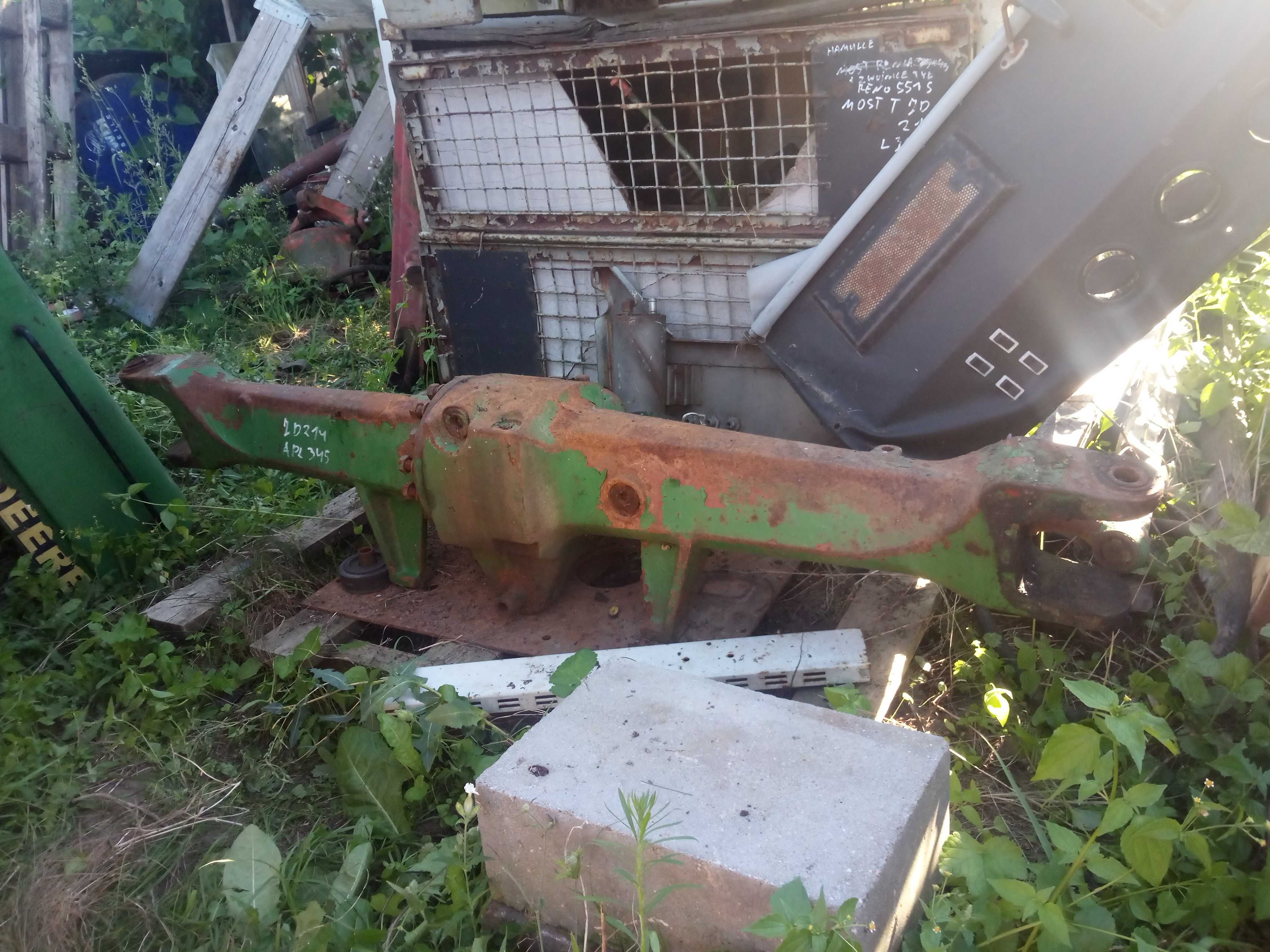 John Deere 2140 obudowa przedniej osi przedniego napędu mostu APL 345