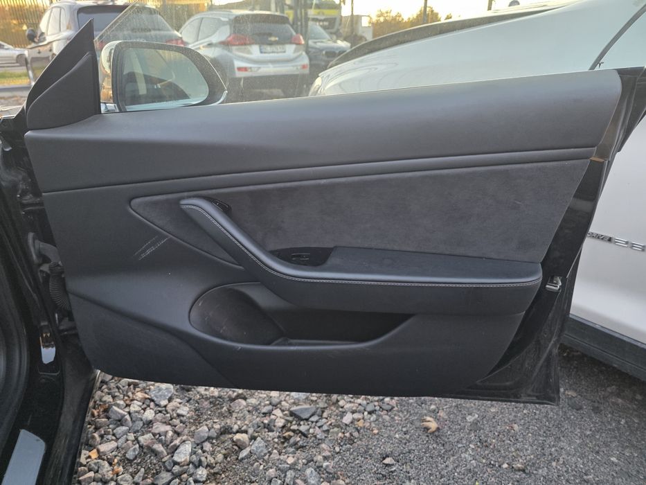 Tesla Model 3 (задній) Львів , рік 2019