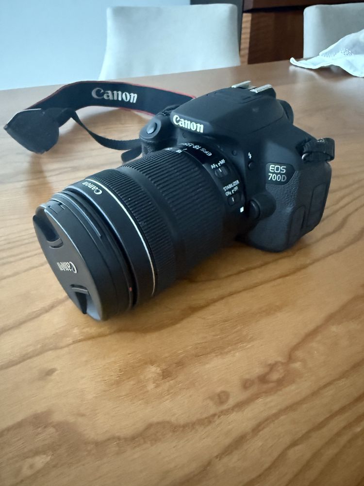 Canon EOS700d + objectiva 18-155mm + mochila