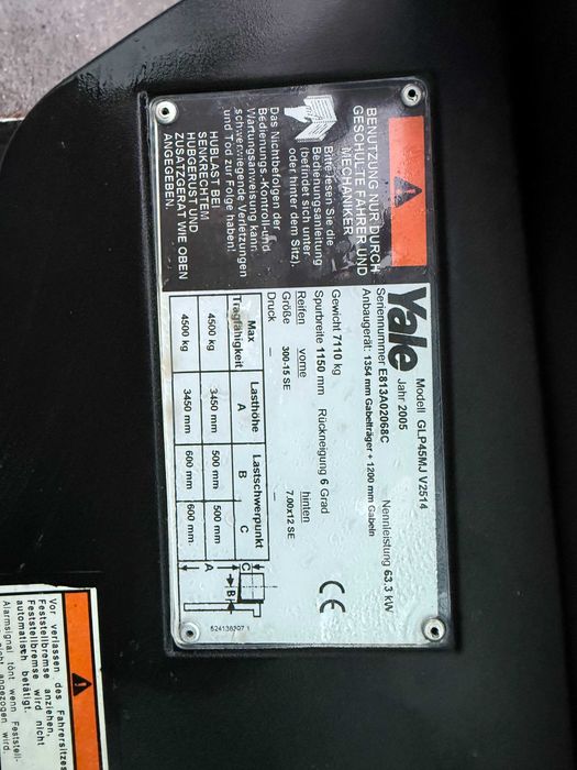 Навантажувач вилковий YALE GLP45MJ