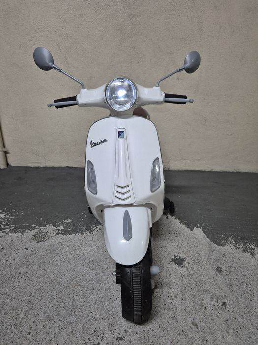 Moto elétrica criança - Vespa