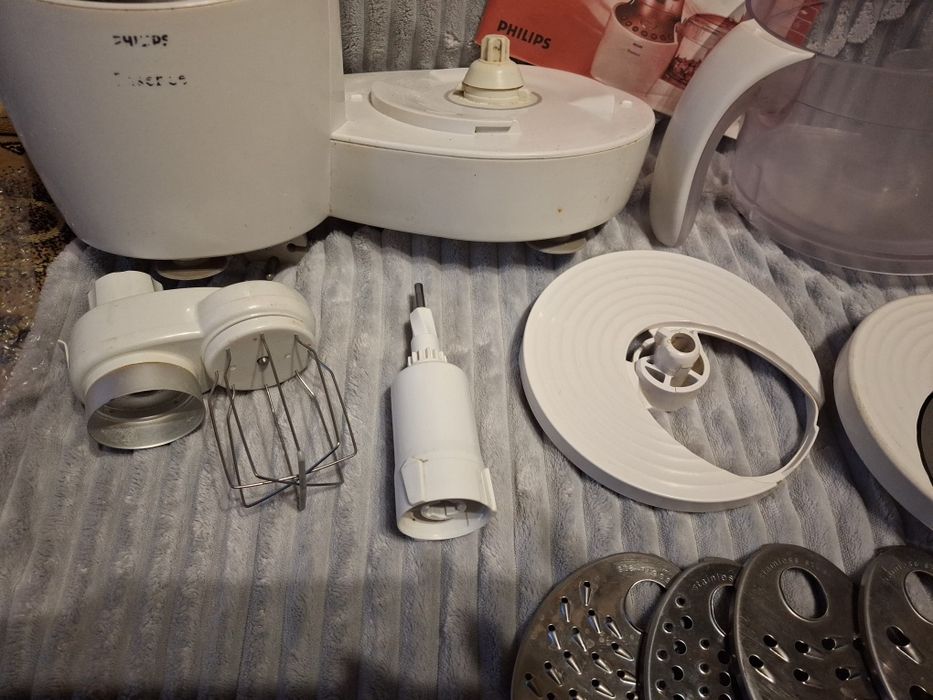 Кухонний комбайн філіпс hr7764