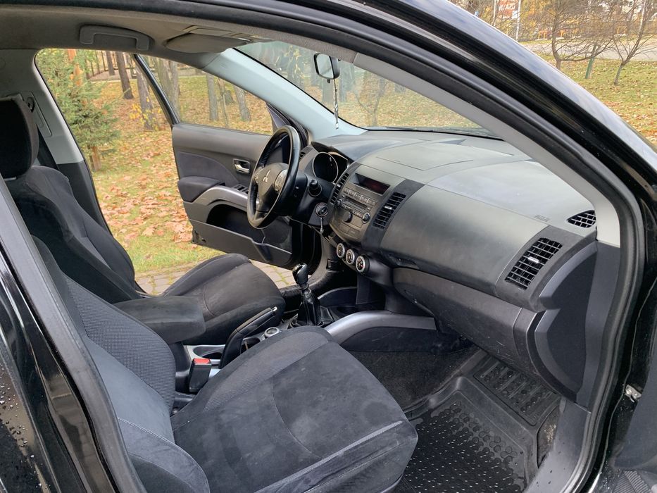 Mitsubishi Outkander 2.0 DID 140KM 4X4 Manual Clima