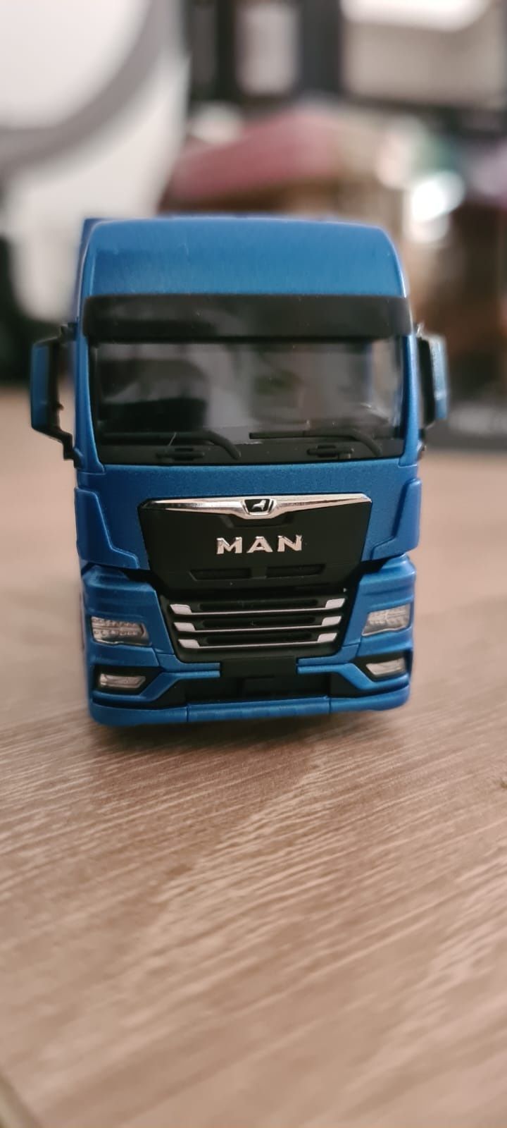 Model Man TGX ciągnik siodłowy 1:87