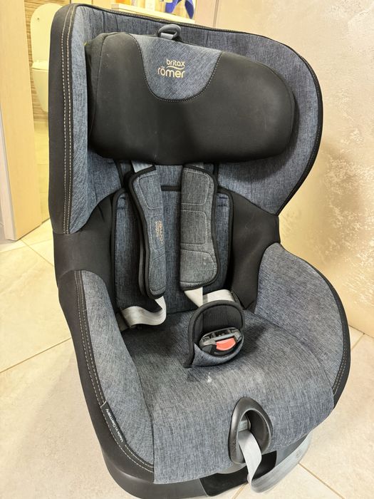 Продам автокресло Britax