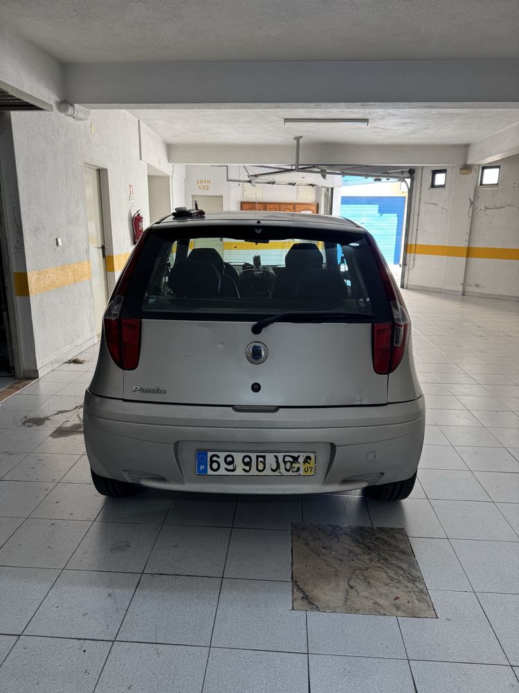 Fiat Punto 2004 carro fiavel do dia dia