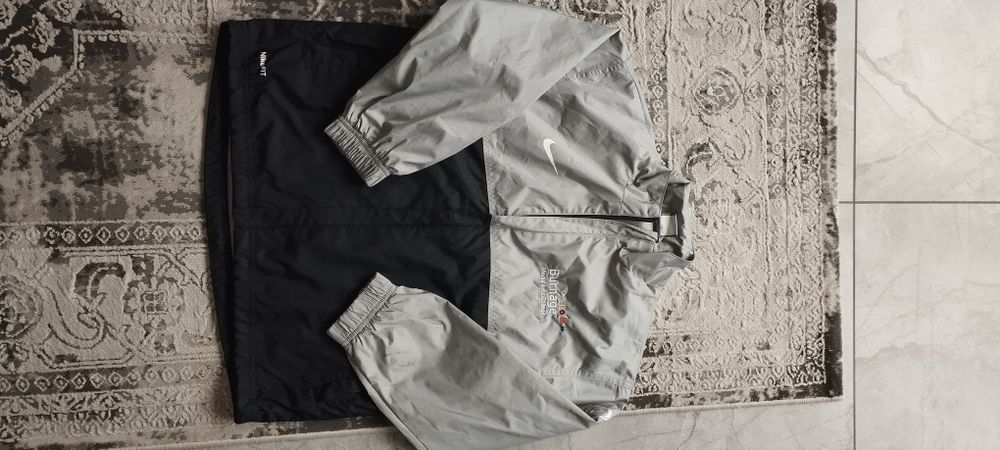Kurtka wiatrówka Nike chłopięca r.S (128-140) FITSTORM