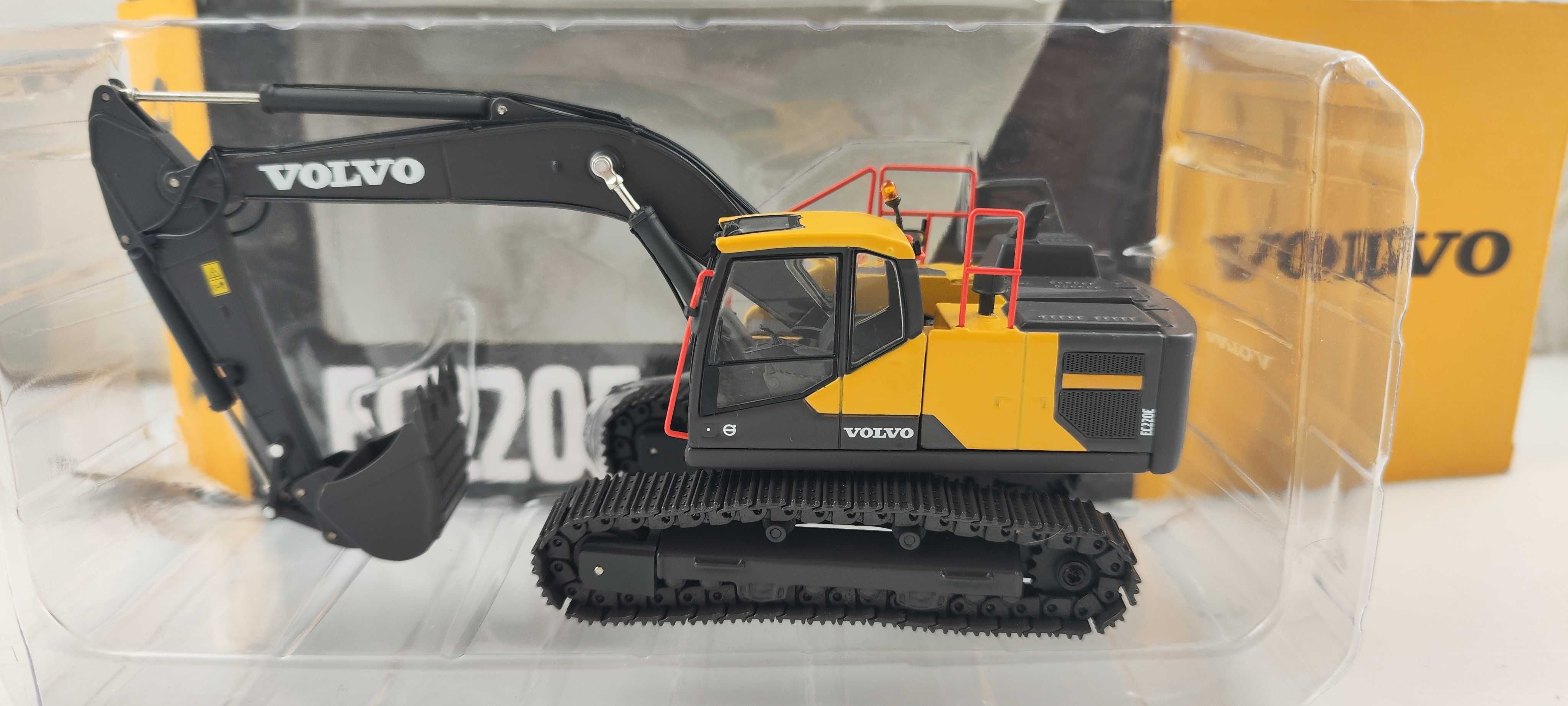 VOLVO EC220E koparka hydrauliczna Model 1:50 skala / stan NOWY