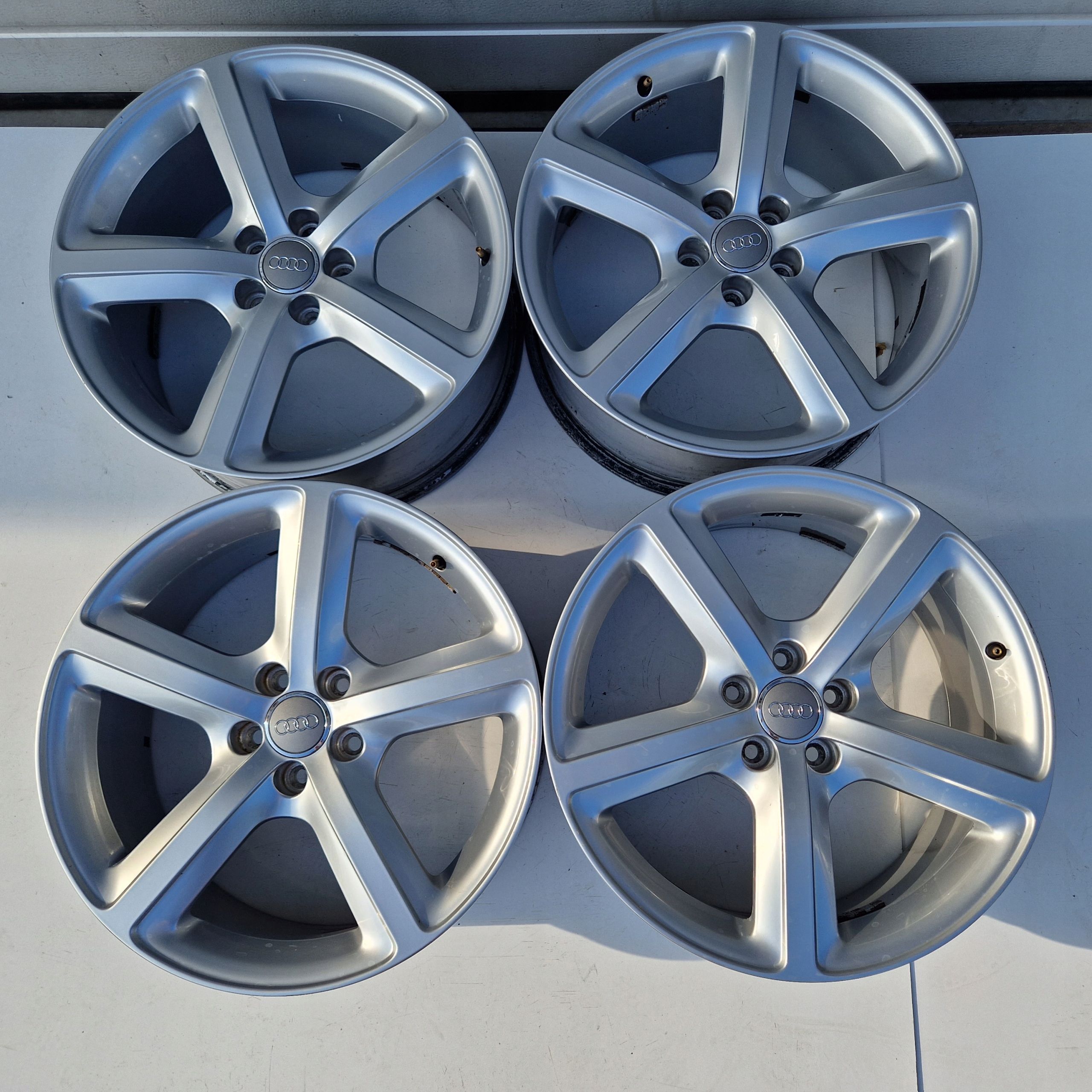 Audi Q5 A5 S5 A4 B8 B9 A6 C6 C7 5x112 19'' IS39