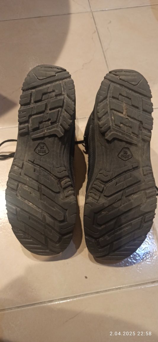 Buty trekkingowe Queuchua męskie roz. 43