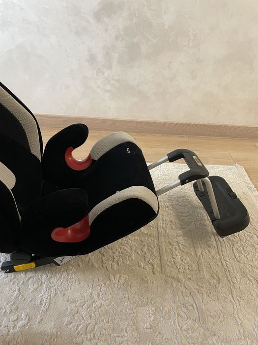 Автокрісло Recaro Monza з підставкою для ніг