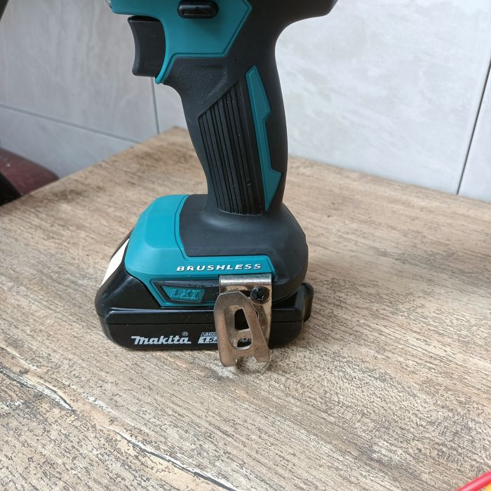 Makita 18V DTD 153 Kluczyk udarowy Impakt+Bateria