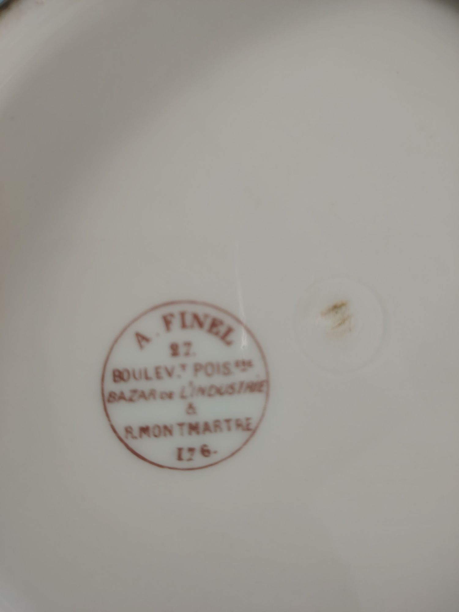 Pratos em porcelana francesa