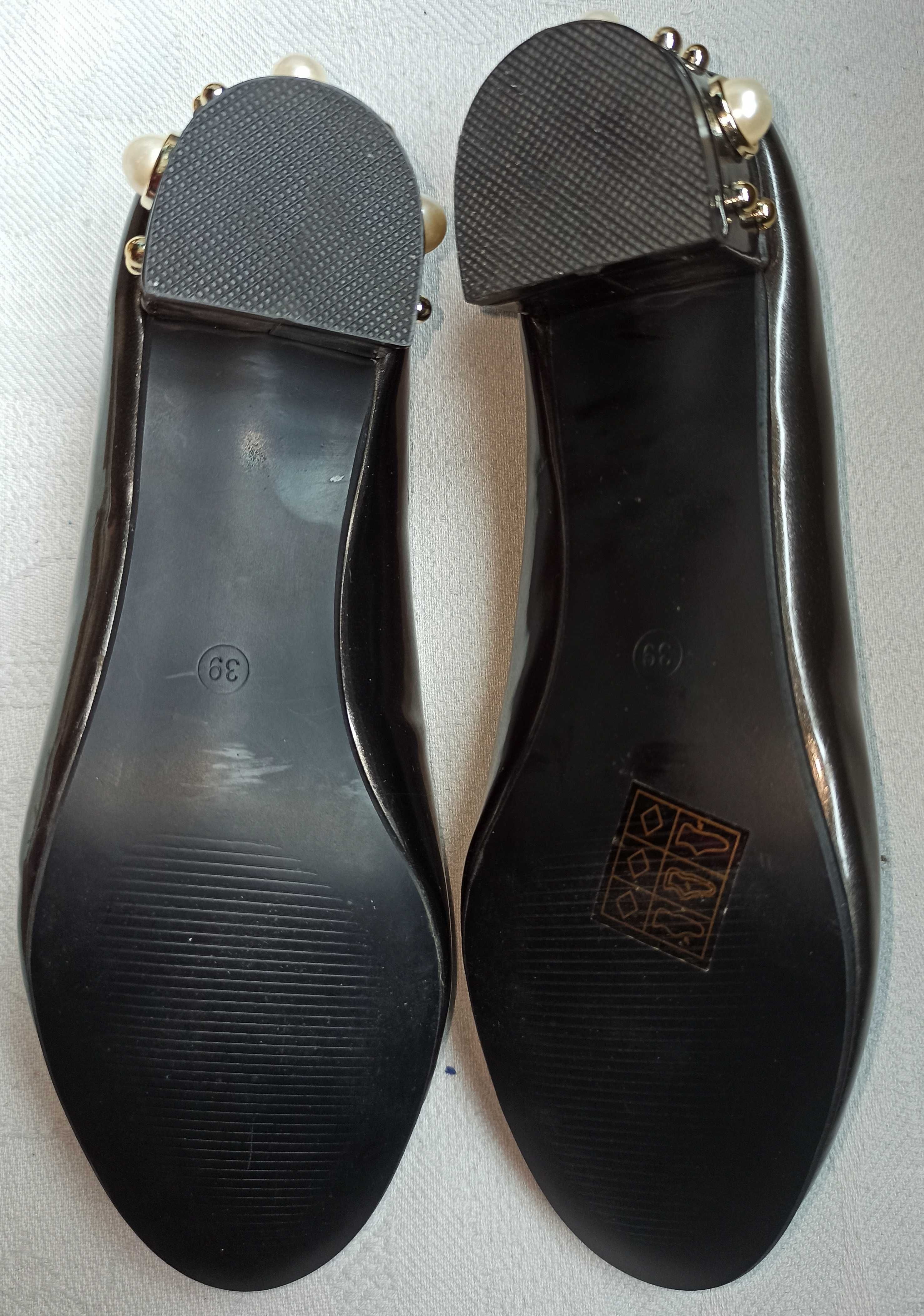 Продам нарядные туфельки Aldum 39размера, стелька 25.3см НОВЫЕ