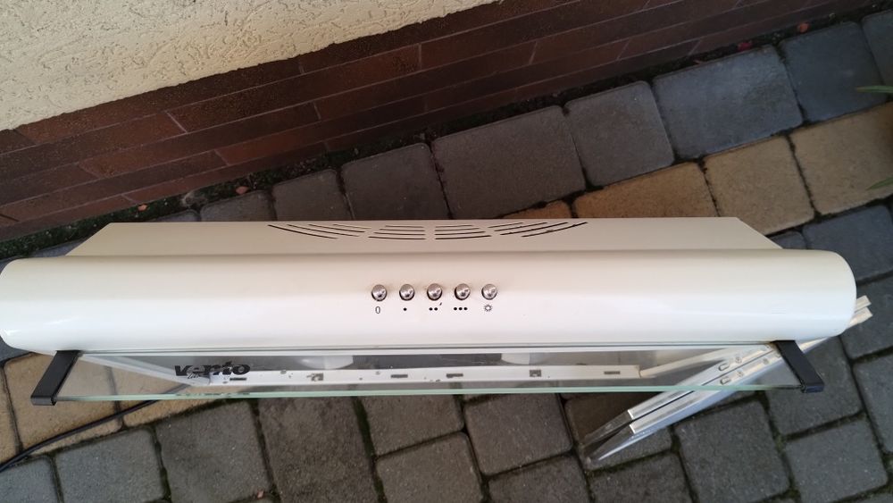 Продам кухонну витяжку 50см