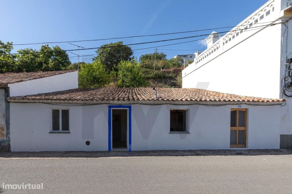 Oportunidade Única em Monchique | Casa com Vistas e Potencial de Ex