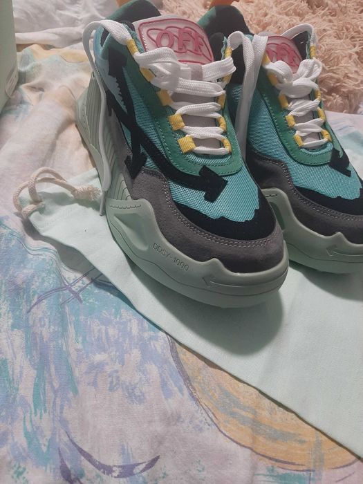 Кросівки off-white
