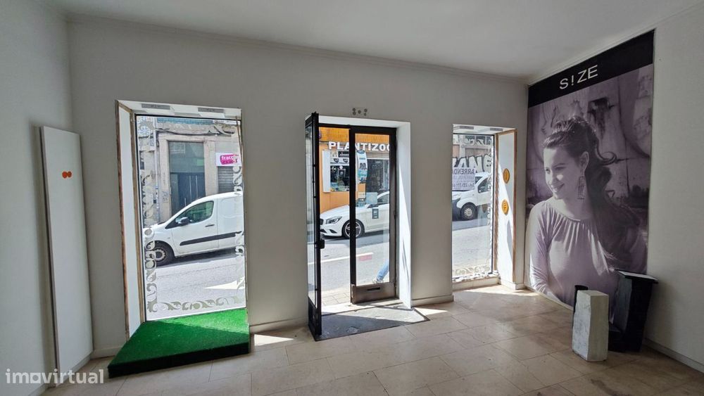 Loja c/50m2 / Rua do Freixo / Porto