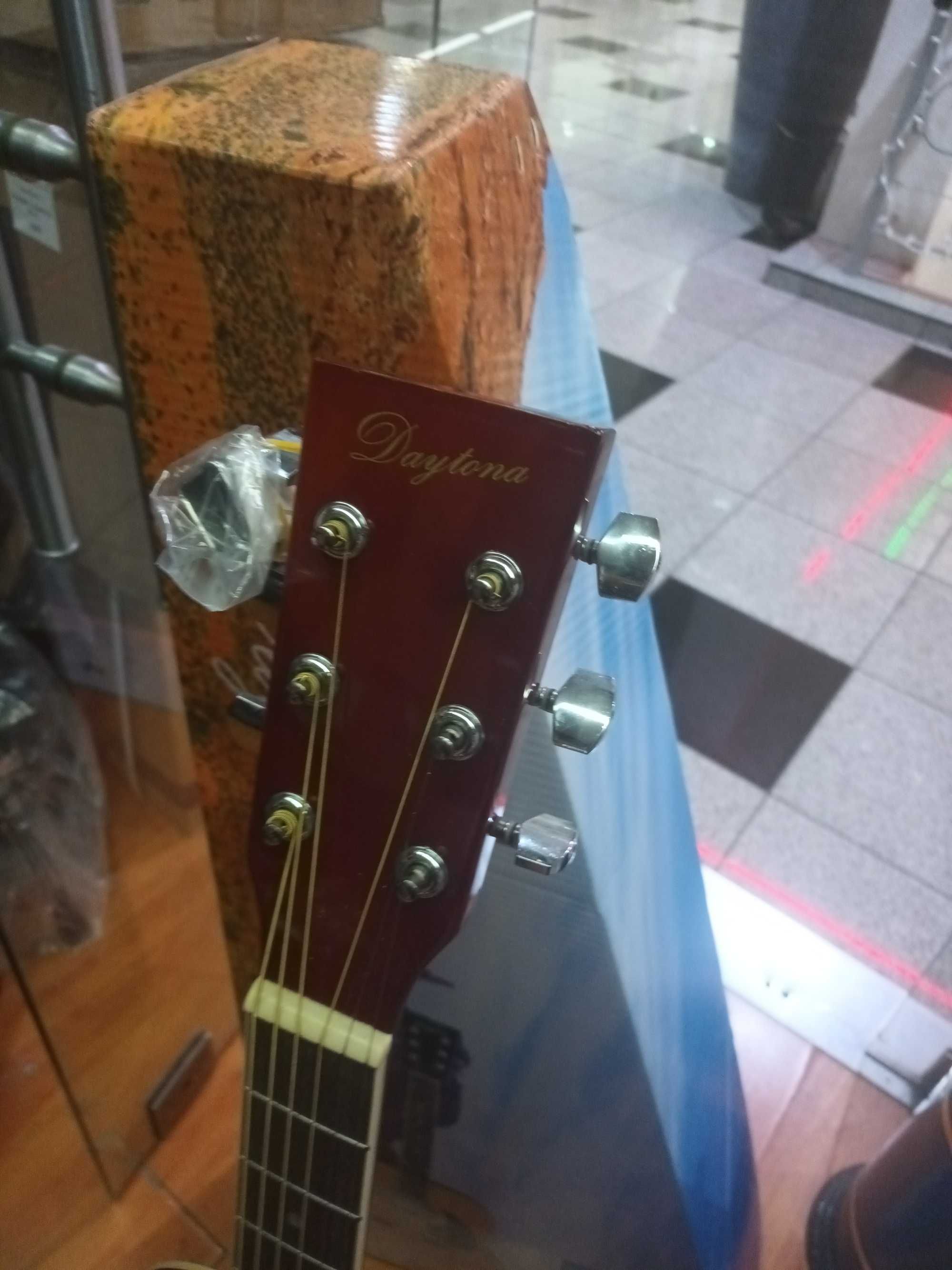 Pack Guitarra Acústica Daytona