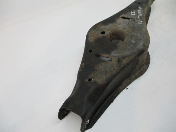 Braço de suspensão trás esquerdo VOLKSWAGEN Touran (1T)