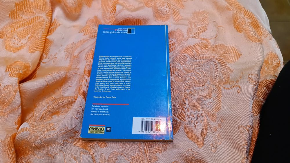 Galáxias como grãos de areias_Brian Aldiss