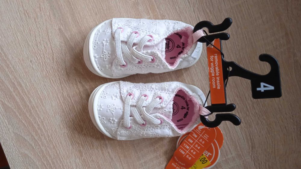 Нові кросівки кеди топіки пінетки