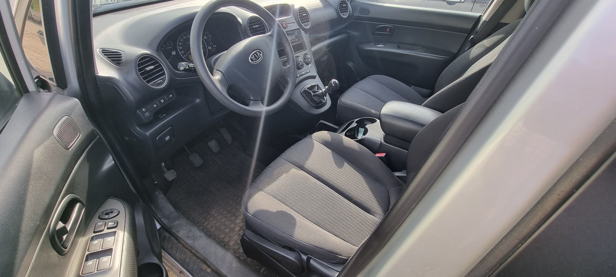Kia carens 2,0d uszkodzony silnik